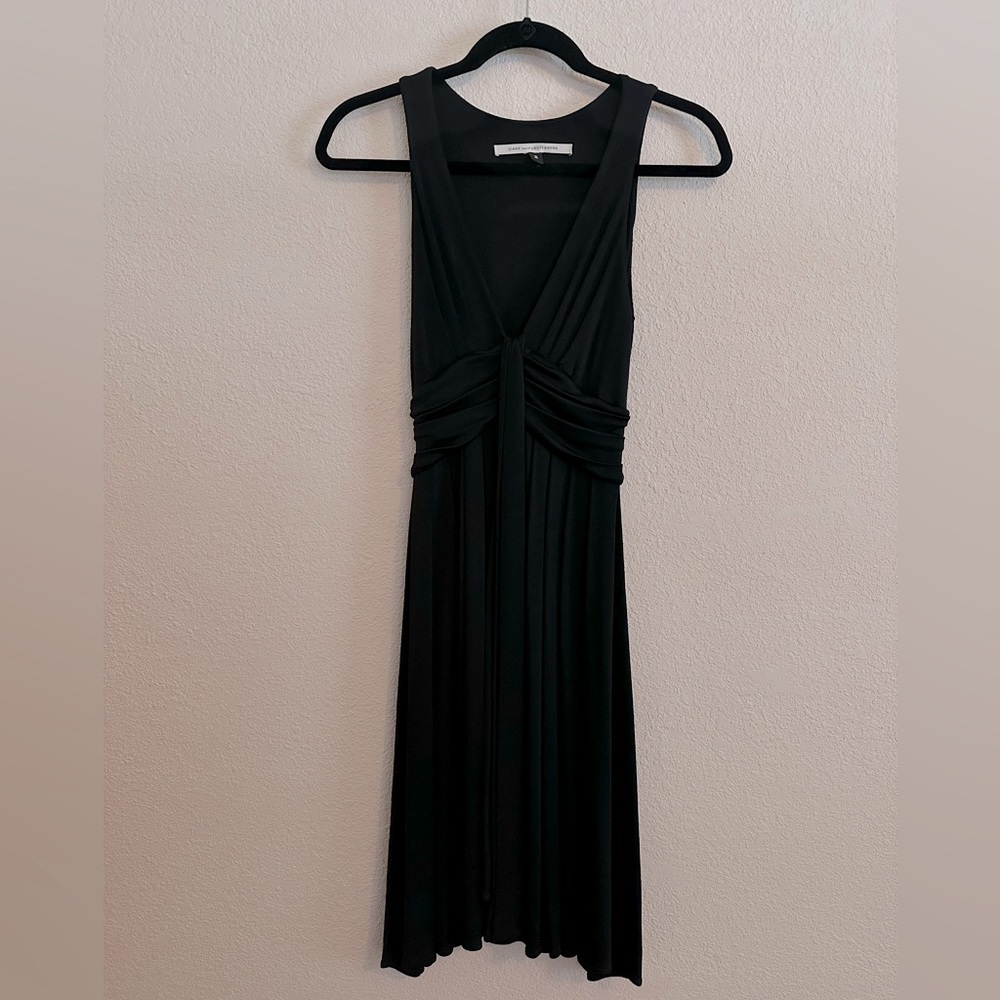Diane Von Furstenberg Black V-Neck Sleeveless Fit n' Flare Dress - Picture 6 of 10
